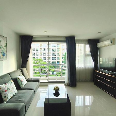 The Urban City Center By Fantasea Beach Pattaya Exterior foto